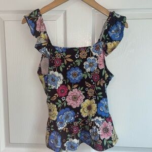 Eclair Small floral top with open back
